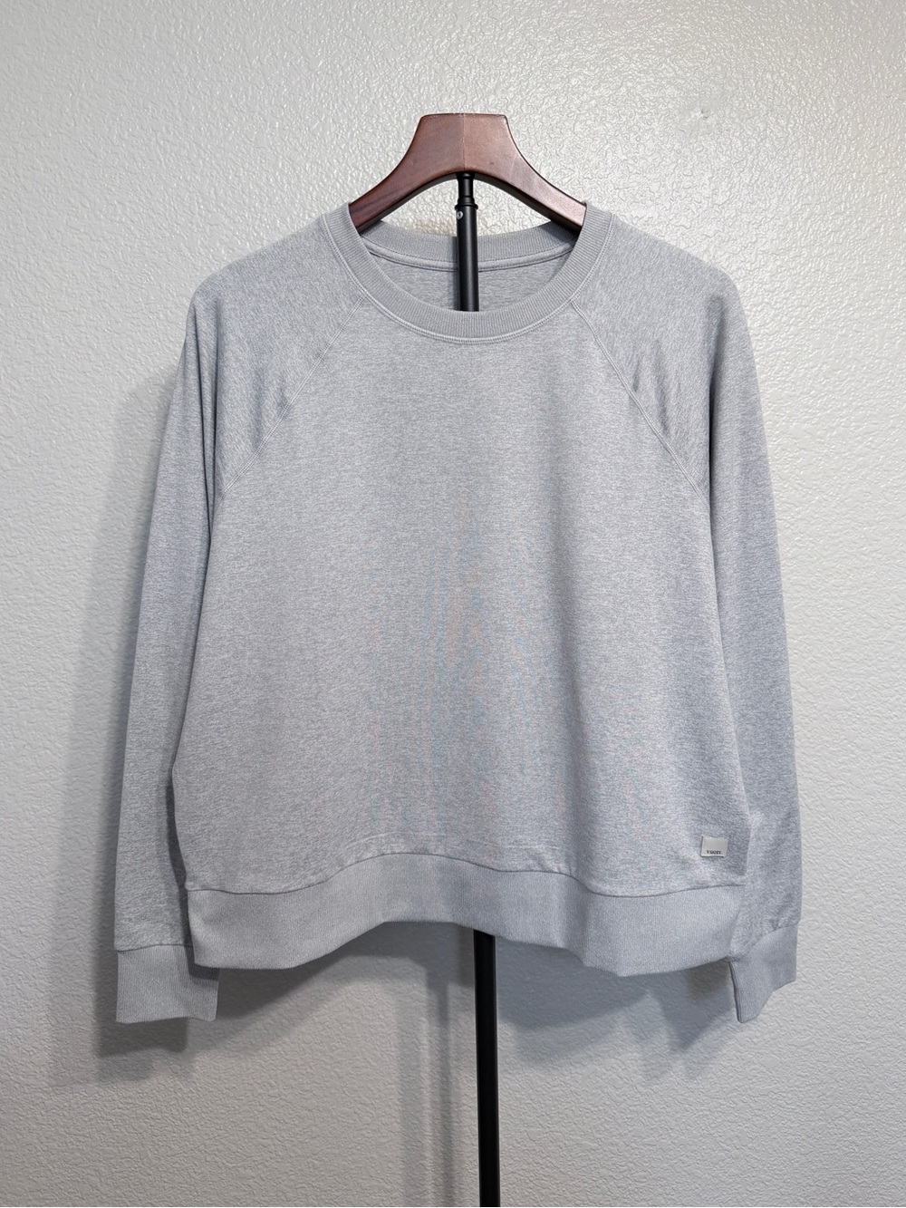 *NWOT* Vuori Gray Halo Long Sleeve Crew Lightweight Oversized Lounge Top - W’s M
